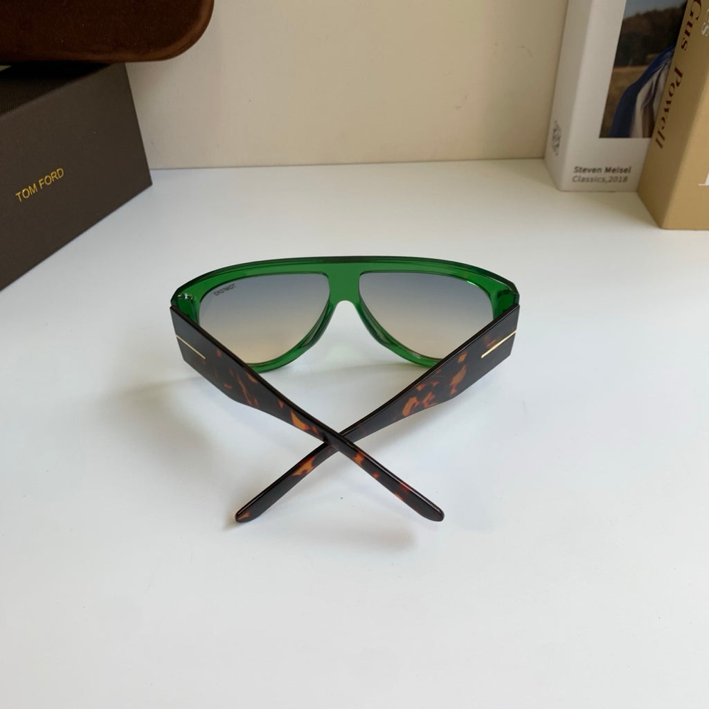 Tom Ford Fashion Green Lens Sunglasses for Men & Women - 372581 - detail image 8