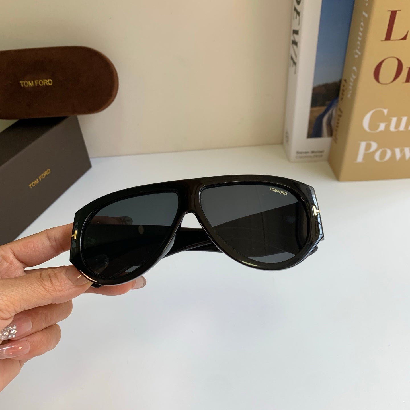 Tom Ford Fashion Black Lens Sunglasses for Men & Women - 466299 - detail image 3