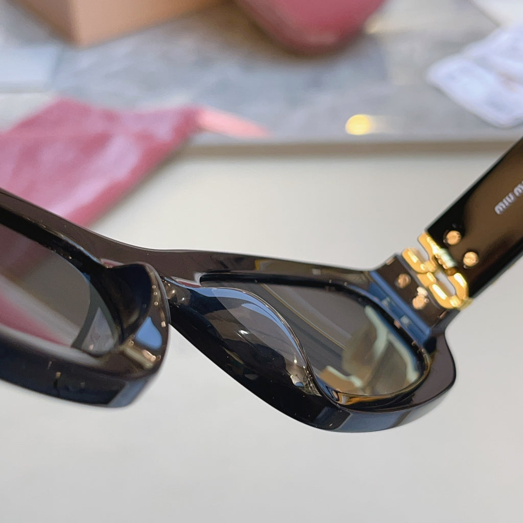 Miu Miu B04-F Fashion Black Lens Sunglasses for Men & Women - 432613 - detail image 8