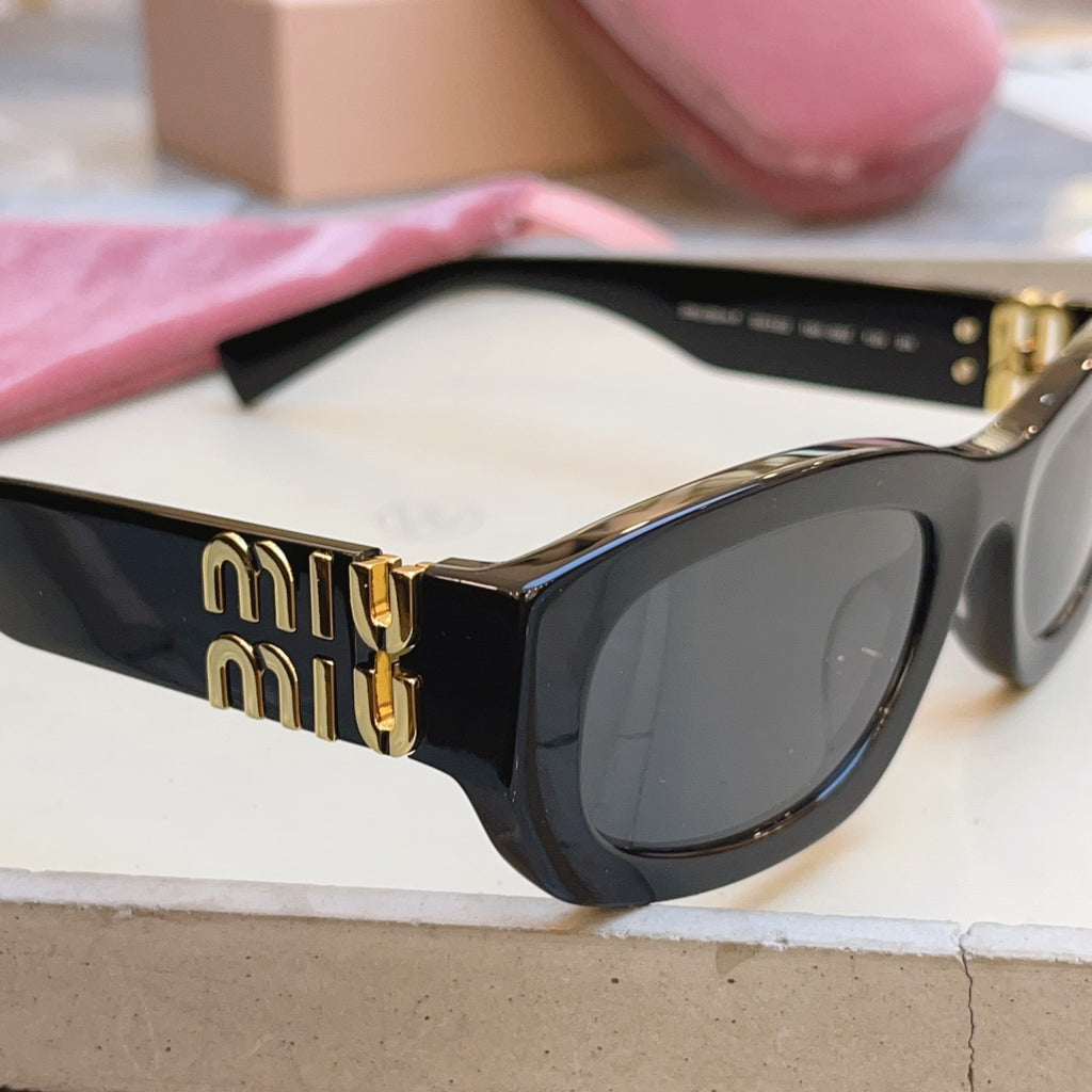 Miu Miu B04-F Fashion Black Lens Sunglasses for Men & Women - 432613 - detail image 4