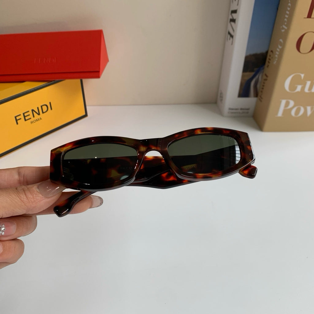 Fendi Fashion Black Lens Sunglasses for Men & Women - 416303 - detail image 4