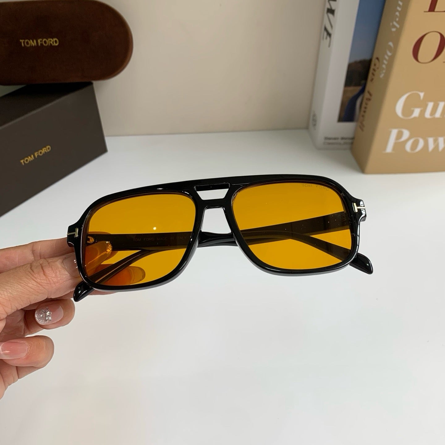 Tom Ford Fashion Orange Lens Sunglasses for Men & Women - detail image 3