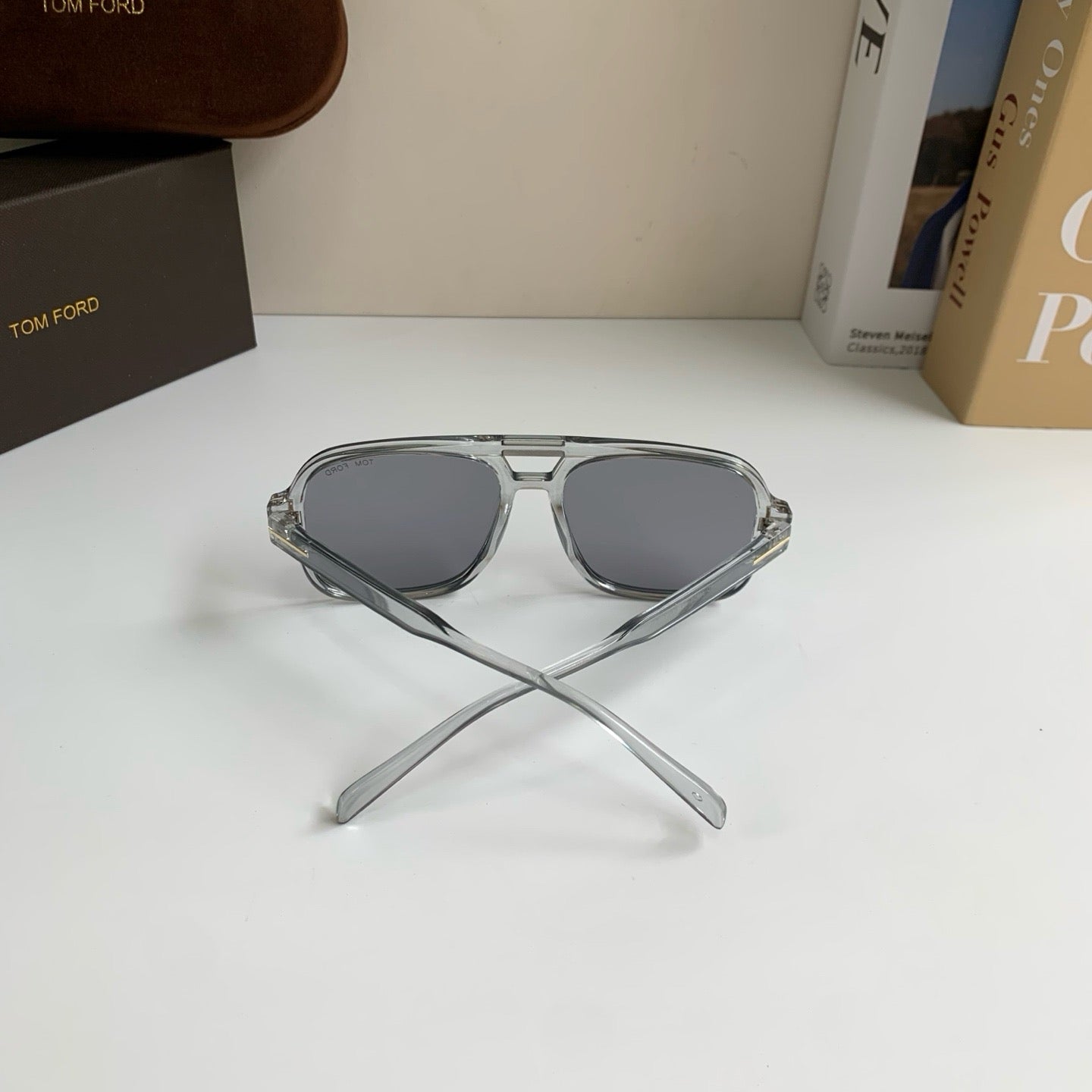 Tom Ford Fashion Gray Lens Sunglasses for Men & Women - detail image 6