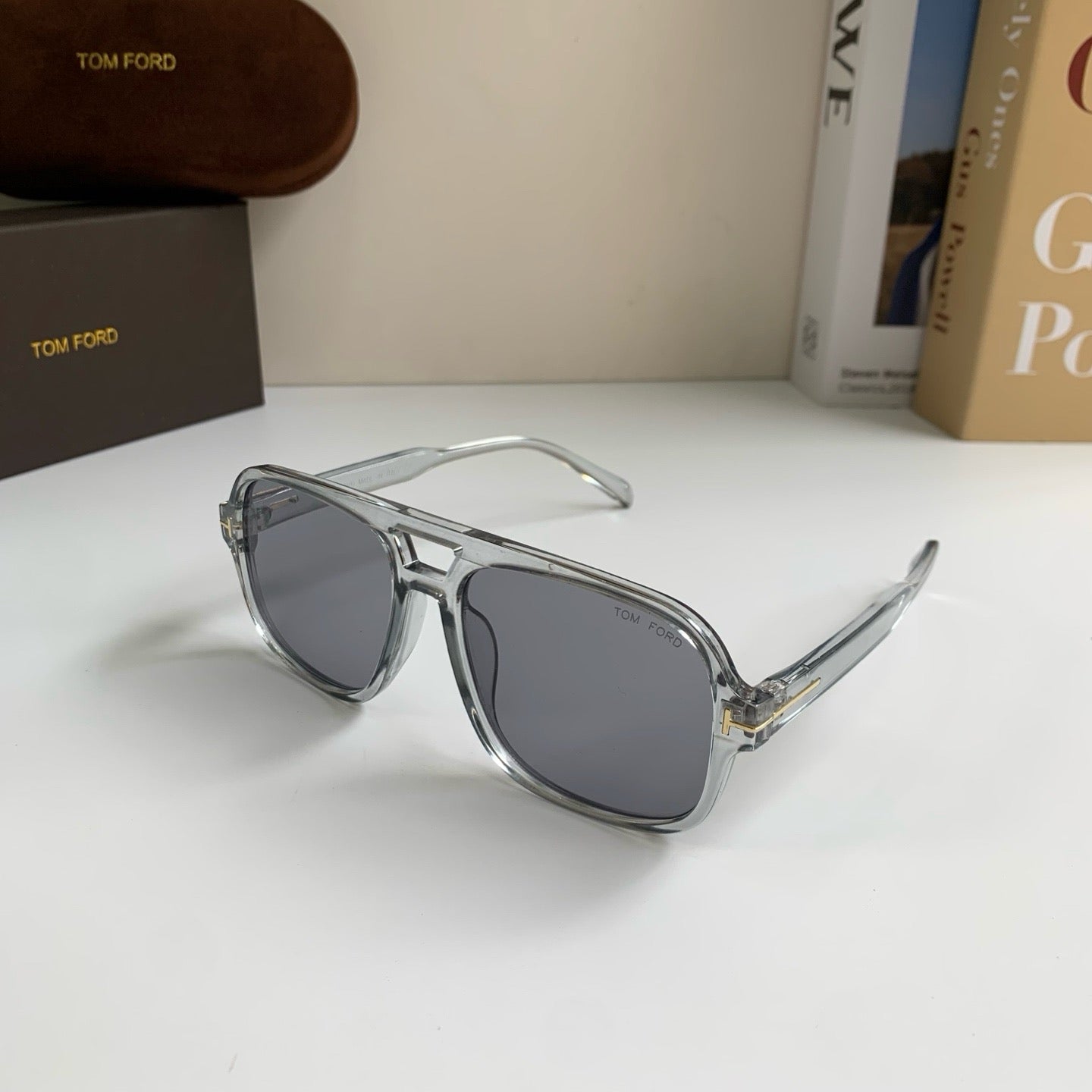 Tom Ford Fashion Gray Lens Sunglasses for Men & Women - detail image 2