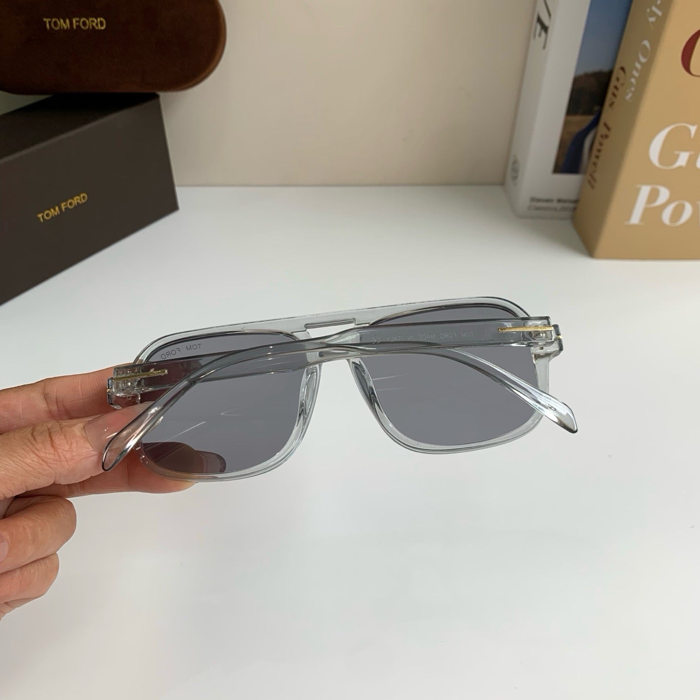 Tom Ford Fashion Gray Lens Sunglasses for Men & Women - detail image 8