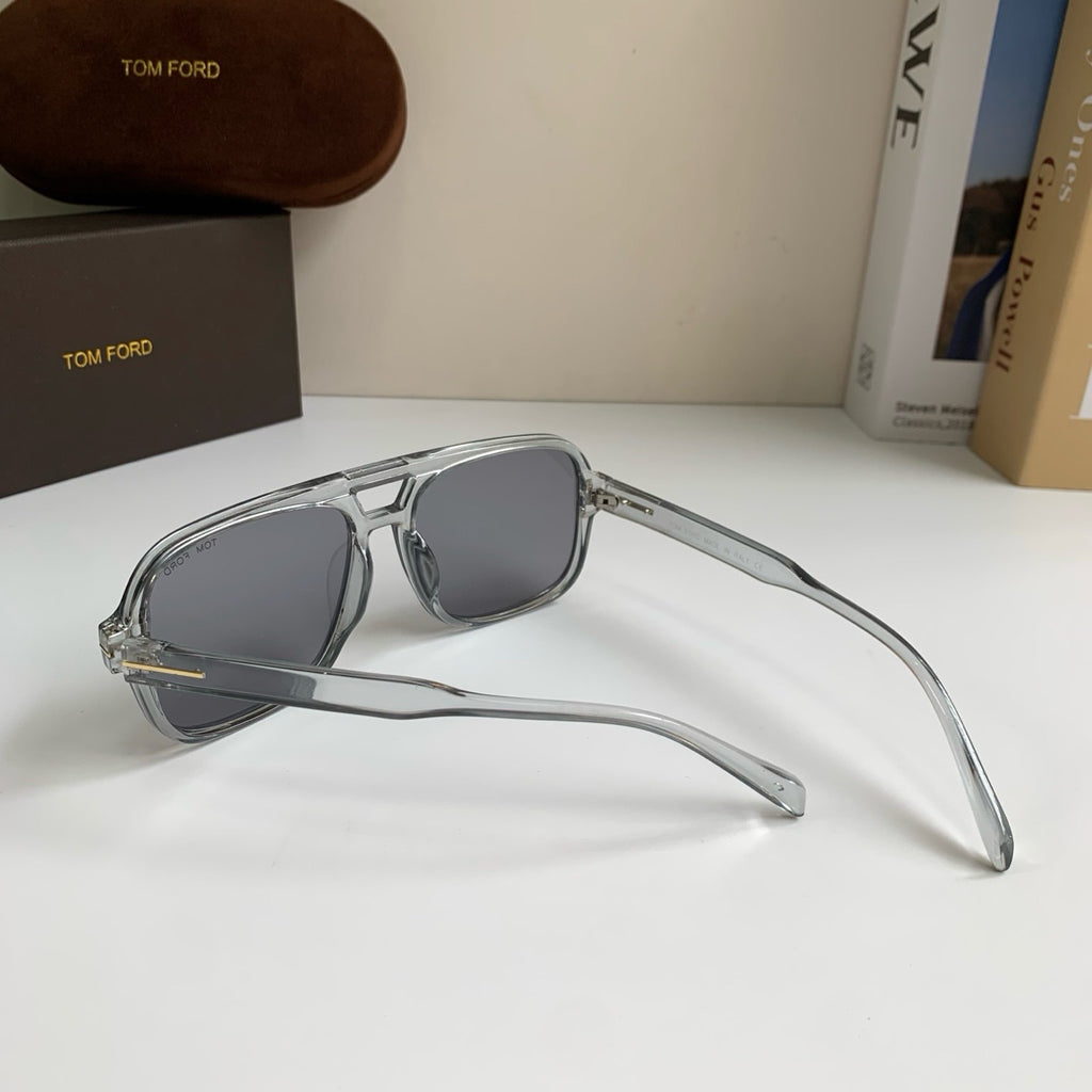 Tom Ford Fashion Gray Lens Sunglasses for Men & Women - detail image 7