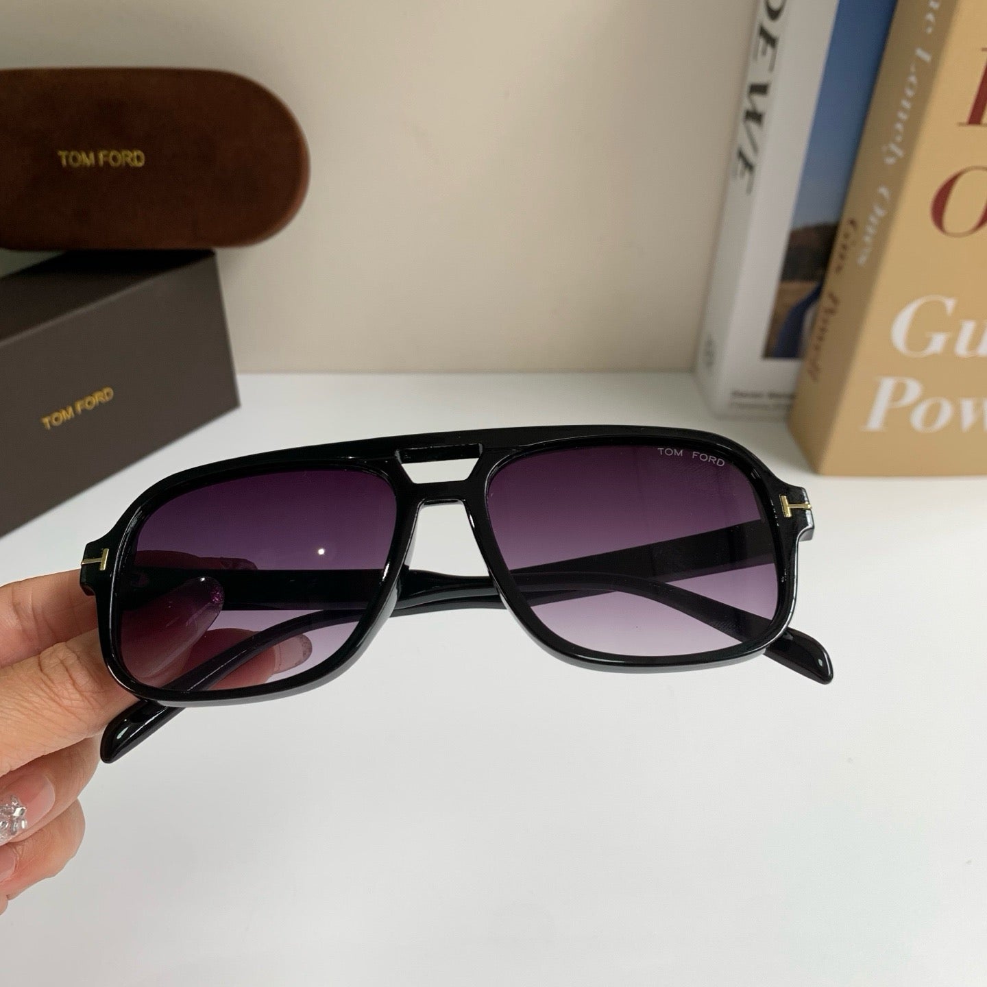 Tom Ford Fashion Black Lens Sunglasses for Men & Women - 487946 - detail image 4