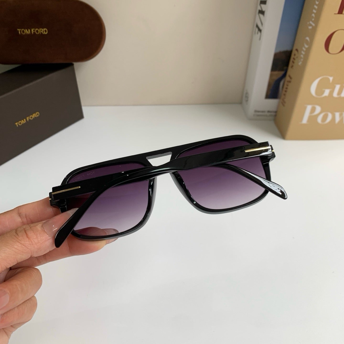 Tom Ford Fashion Black Lens Sunglasses for Men & Women - 487946 - detail image 8