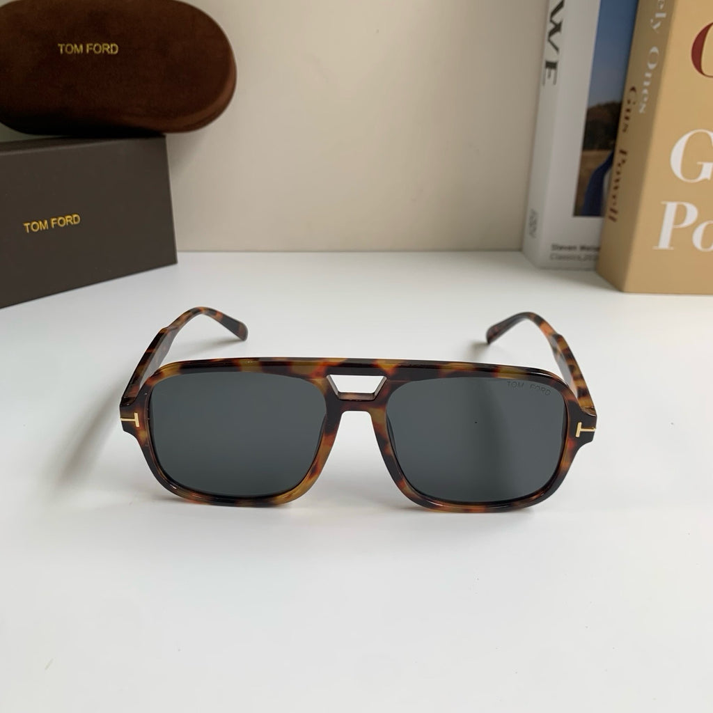 Tom Ford Fashion Black Lens Sunglasses for Men & Women - 487948 - detail image 3