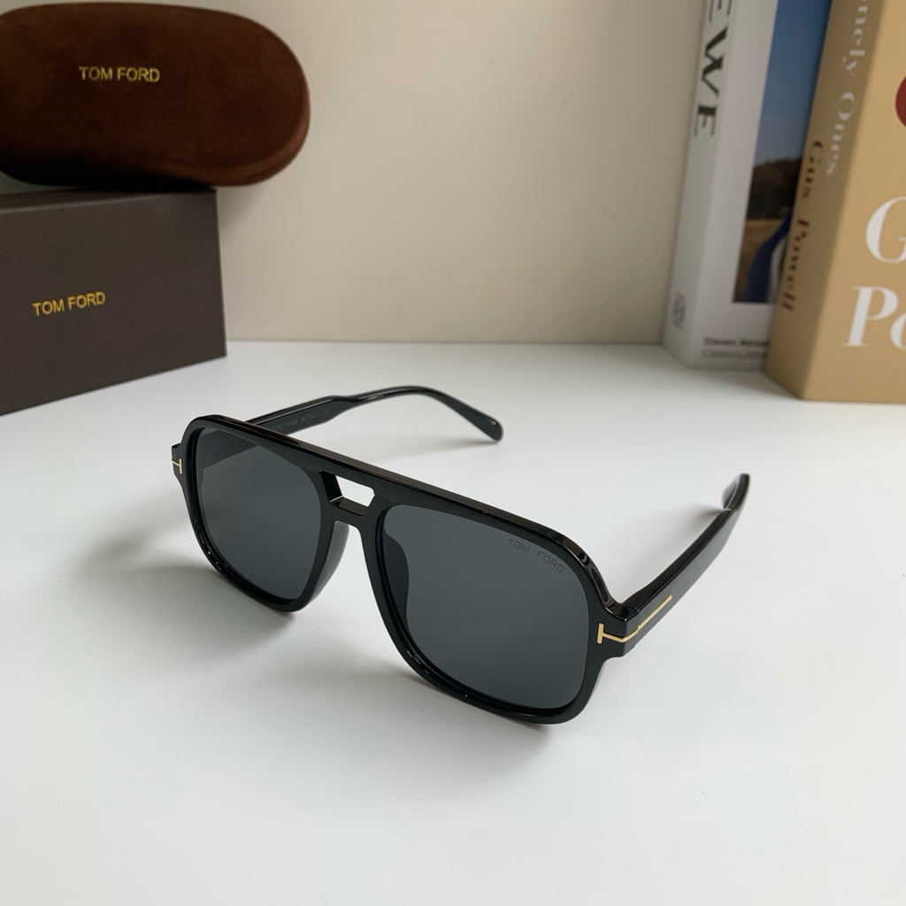 Tom Ford Fashion Black Lens Sunglasses for Men & Women - 487949 - detail image 2