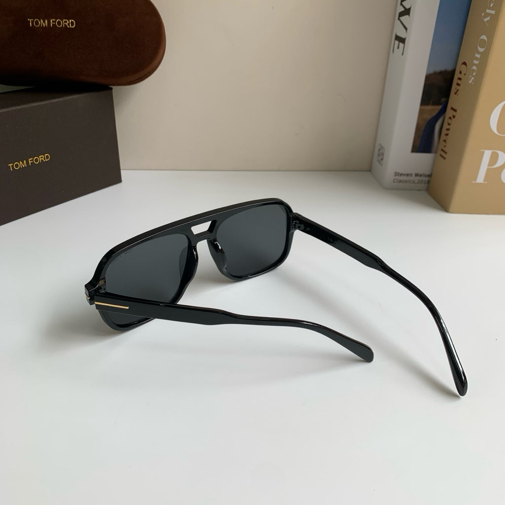 Tom Ford Fashion Black Lens Sunglasses for Men & Women - 487949 - detail image 8