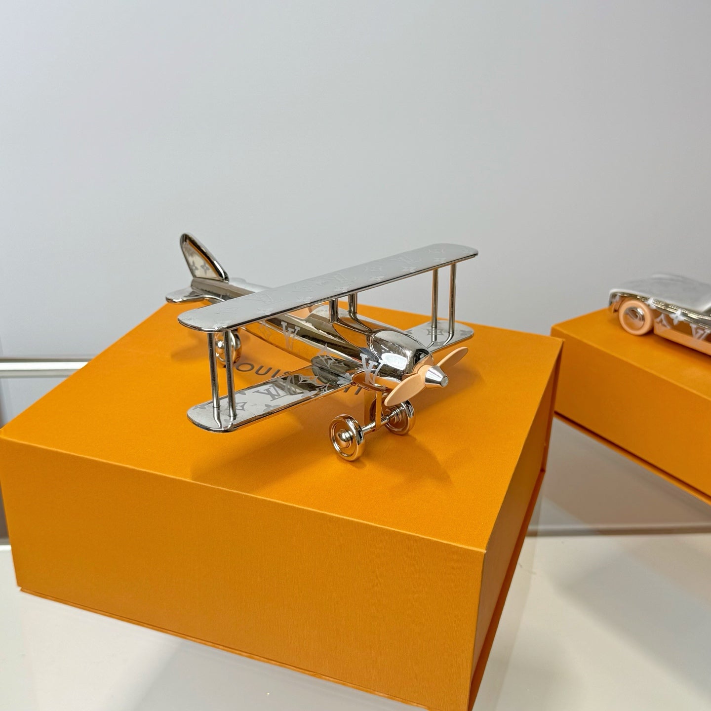 Louis Vuitton Metal Fashion Orange Lens Sunglasses for Men & Women - 398229 - detail image 4