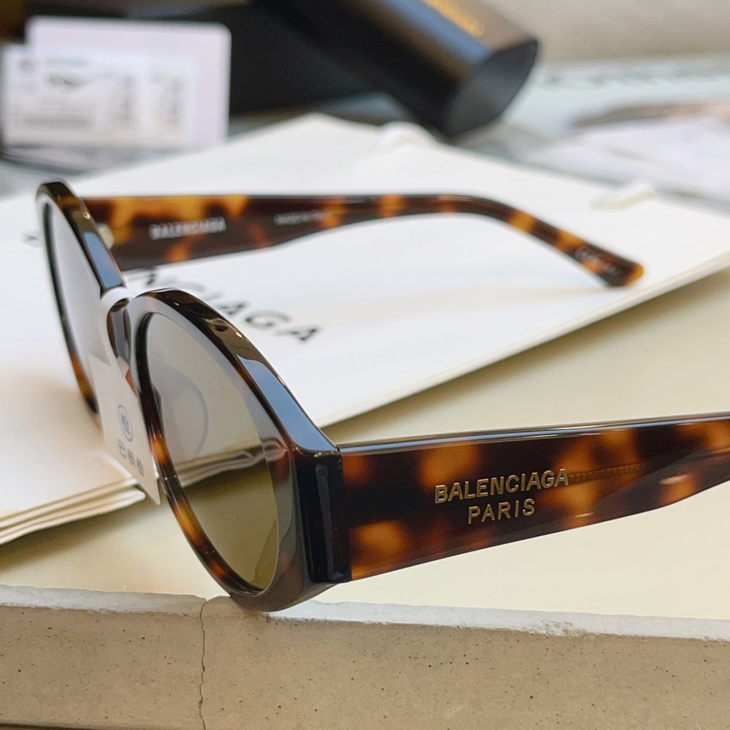 Balenciaga BB0369S Fashion Black Lens Sunglasses for Men & Women - 487504 - detail image 4