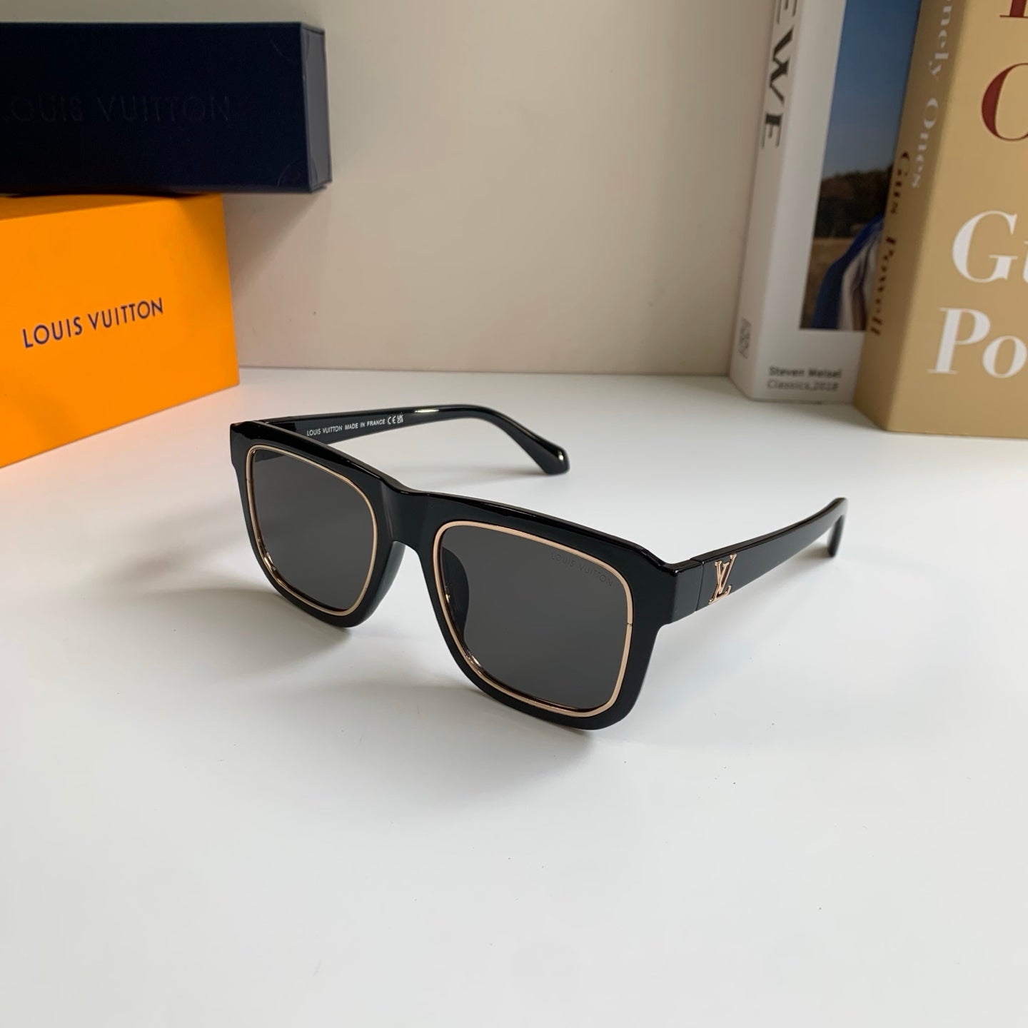 Louis Vuitton Square Black Lens Sunglasses for Men & Women - 357763 - detail image 2