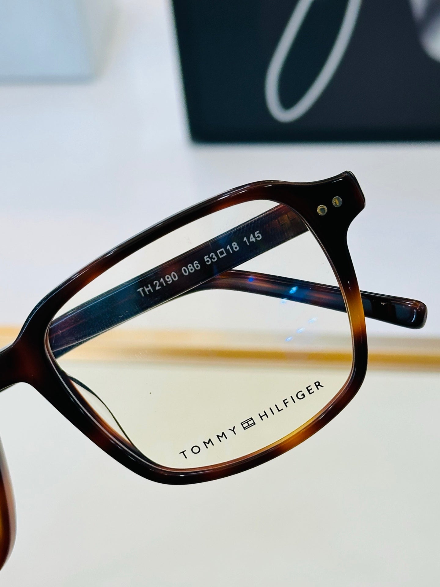 Tom Ford TH2190 Acetate Fashion Black Lens Sunglasses for Men & Women - detail image 8
