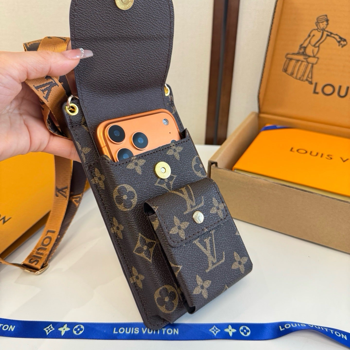 Louis Vuitton Fashion Black Lens Sunglasses for Men & Women - 398225 - detail image 8