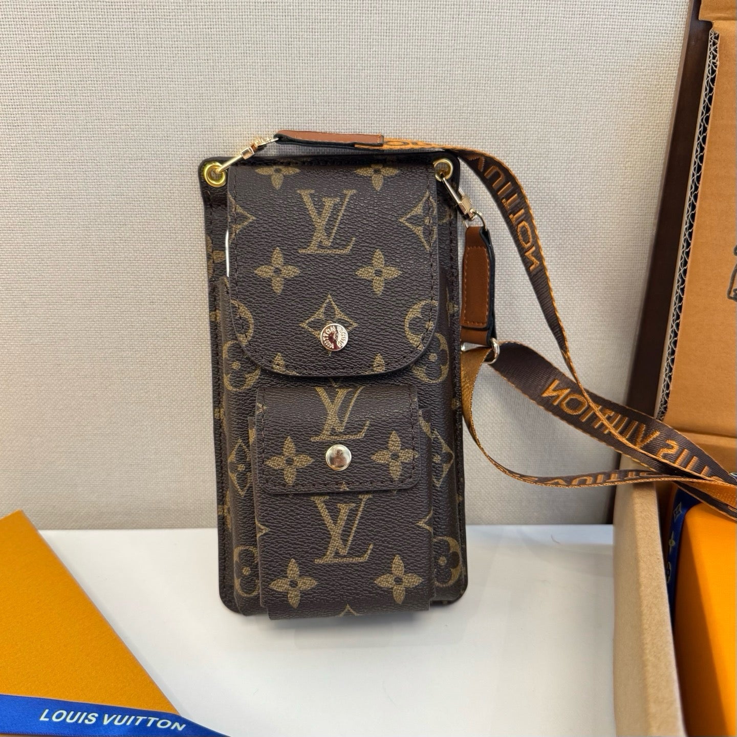 Louis Vuitton Fashion Black Lens Sunglasses for Men & Women - 398225 - detail image 2
