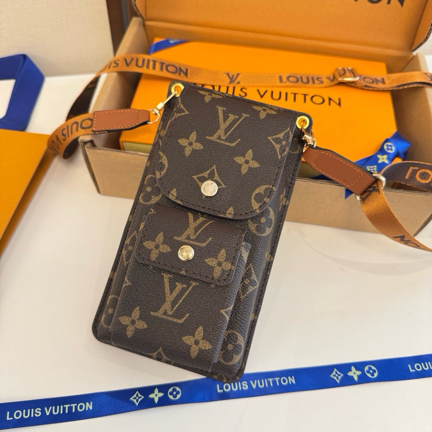Louis Vuitton Fashion Black Lens Sunglasses for Men & Women - 398225 - detail image 4