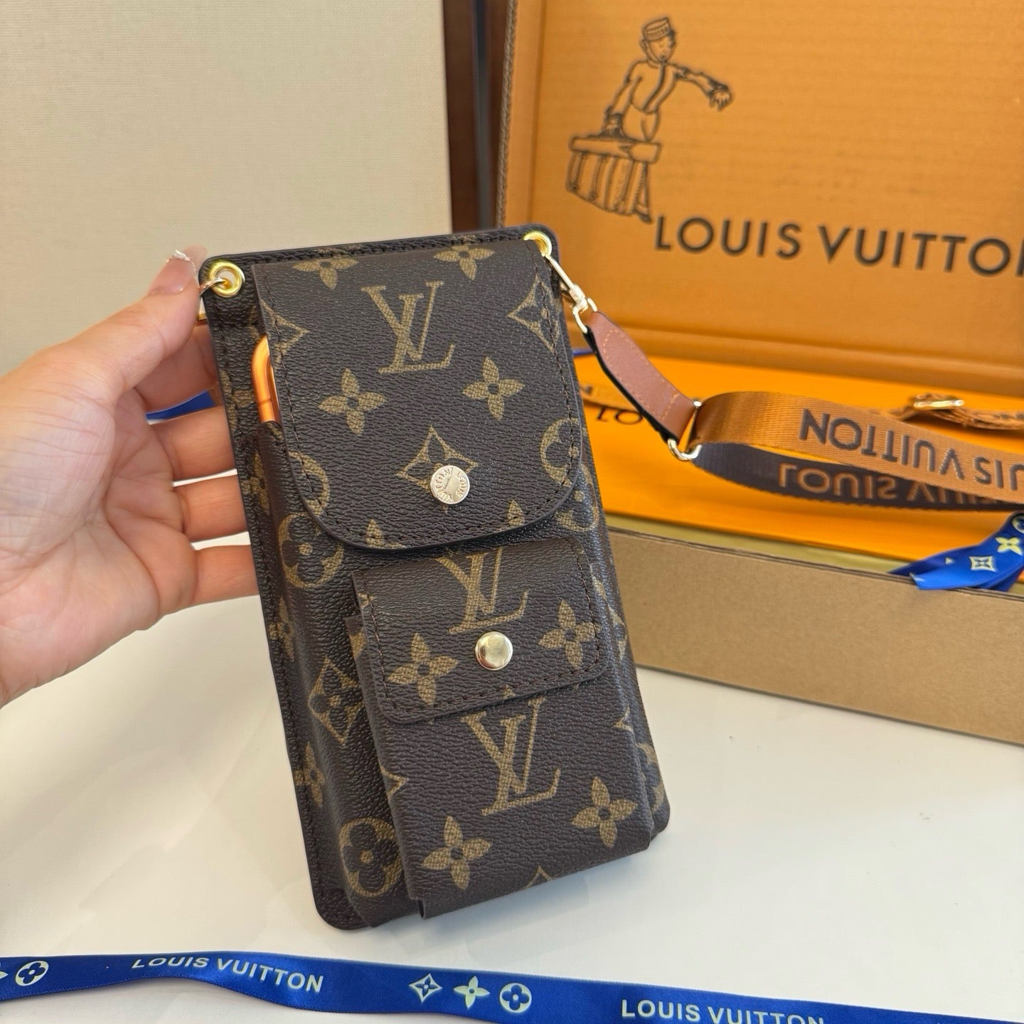 Louis Vuitton Fashion Black Lens Sunglasses for Men & Women - 398225 - detail image 5