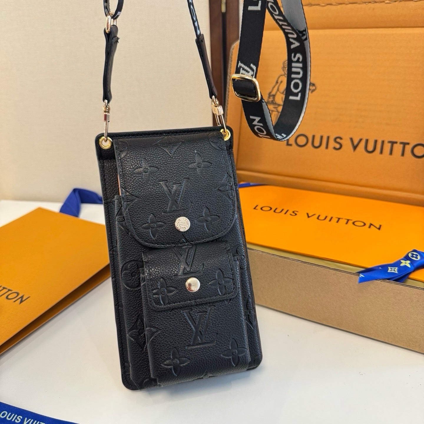 Louis Vuitton Fashion Black Lens Sunglasses for Men & Women - 398226 - detail image 3