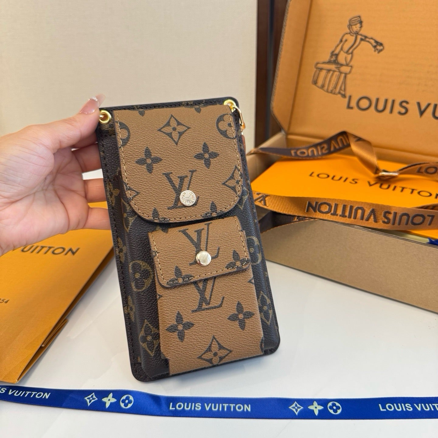 Louis Vuitton Fashion Black Lens Sunglasses for Men & Women - 398227 - detail image 7