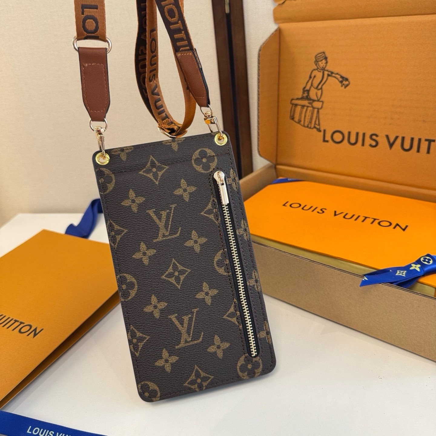 Louis Vuitton Fashion Black Lens Sunglasses for Men & Women - 398227 - detail image 5