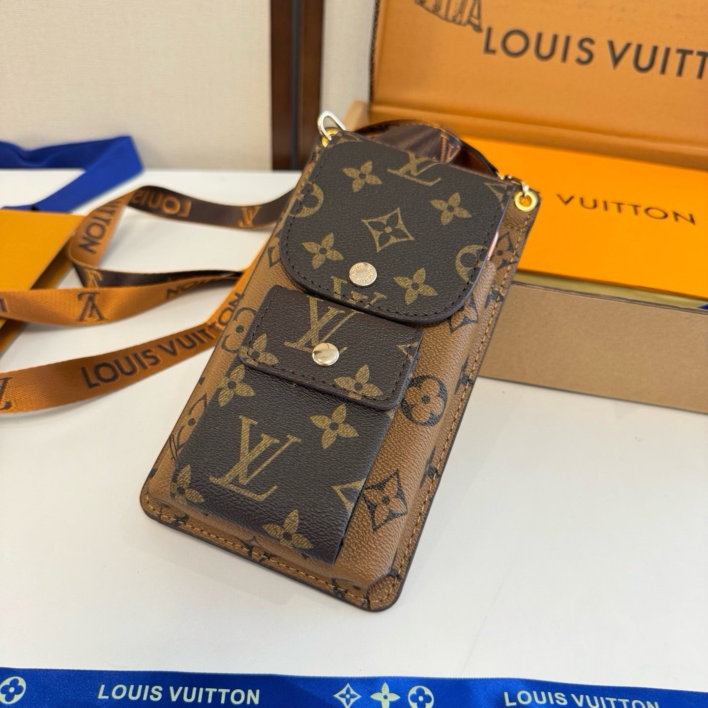 Louis Vuitton Fashion Black Lens Sunglasses for Men & Women - 398228 - detail image 8