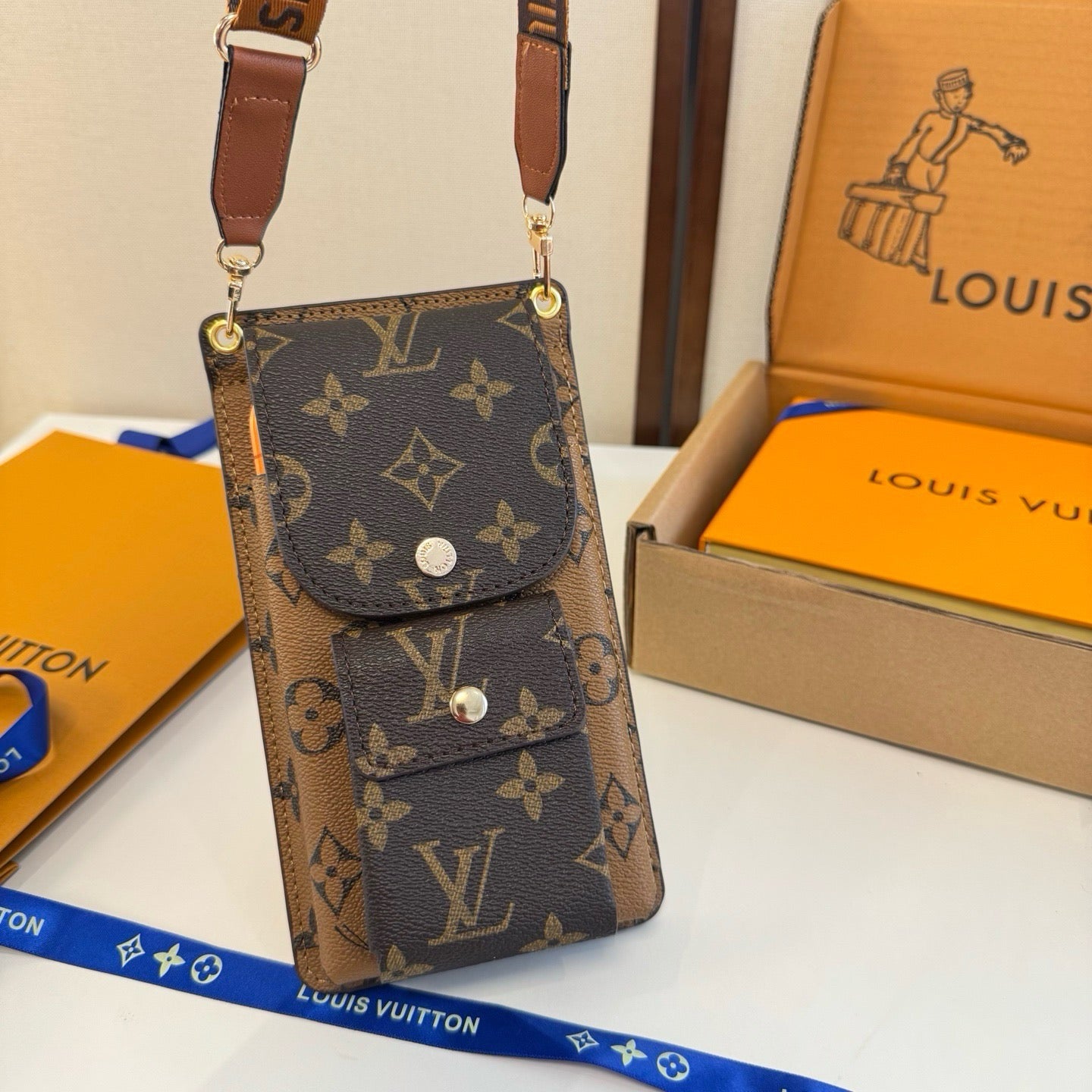 Louis Vuitton Fashion Black Lens Sunglasses for Men & Women - 398228 - detail image 4
