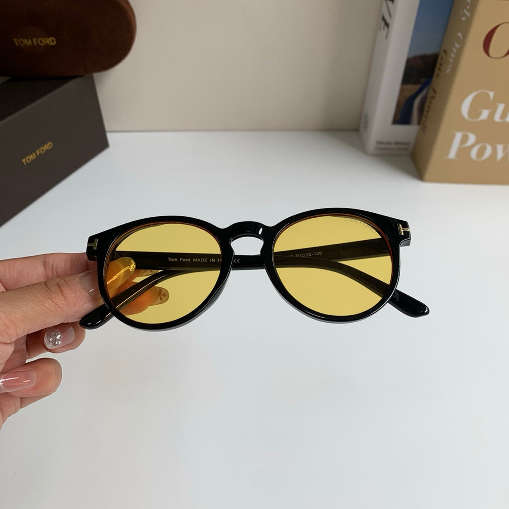 Tom Ford Fashion Gold Lens Sunglasses for Men & Women - 432880 - detail image 4