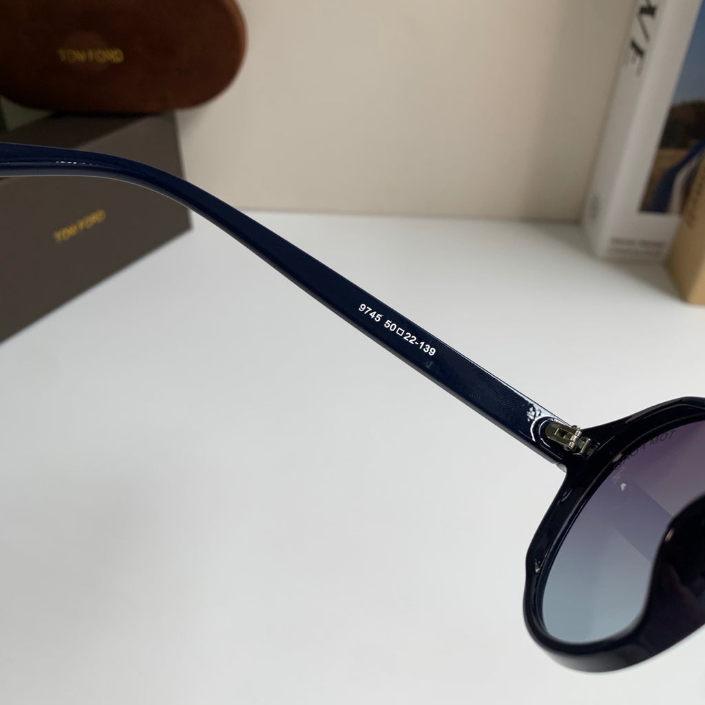Tom Ford Fashion Silver Lens Sunglasses for Men & Women - 432881 - detail image 8