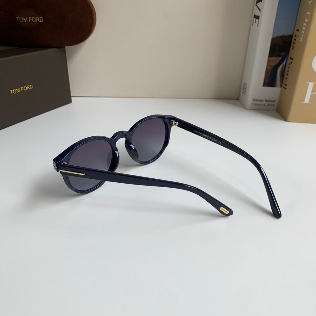 Tom Ford Fashion Silver Lens Sunglasses for Men & Women - 432881 - detail image 6