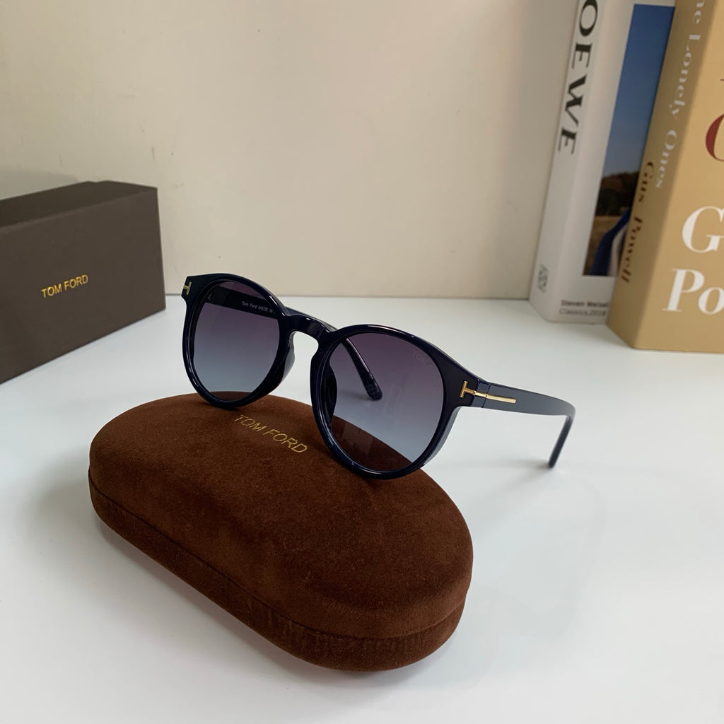 Tom Ford Fashion Silver Lens Sunglasses for Men & Women - 432881 - detail image 5