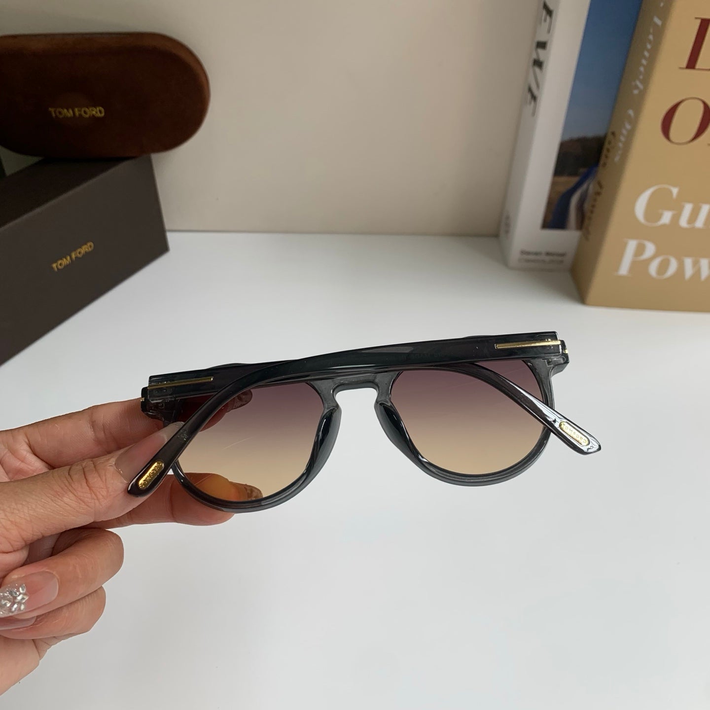 Tom Ford Fashion Silver Lens Sunglasses for Men & Women - 432884 - detail image 7
