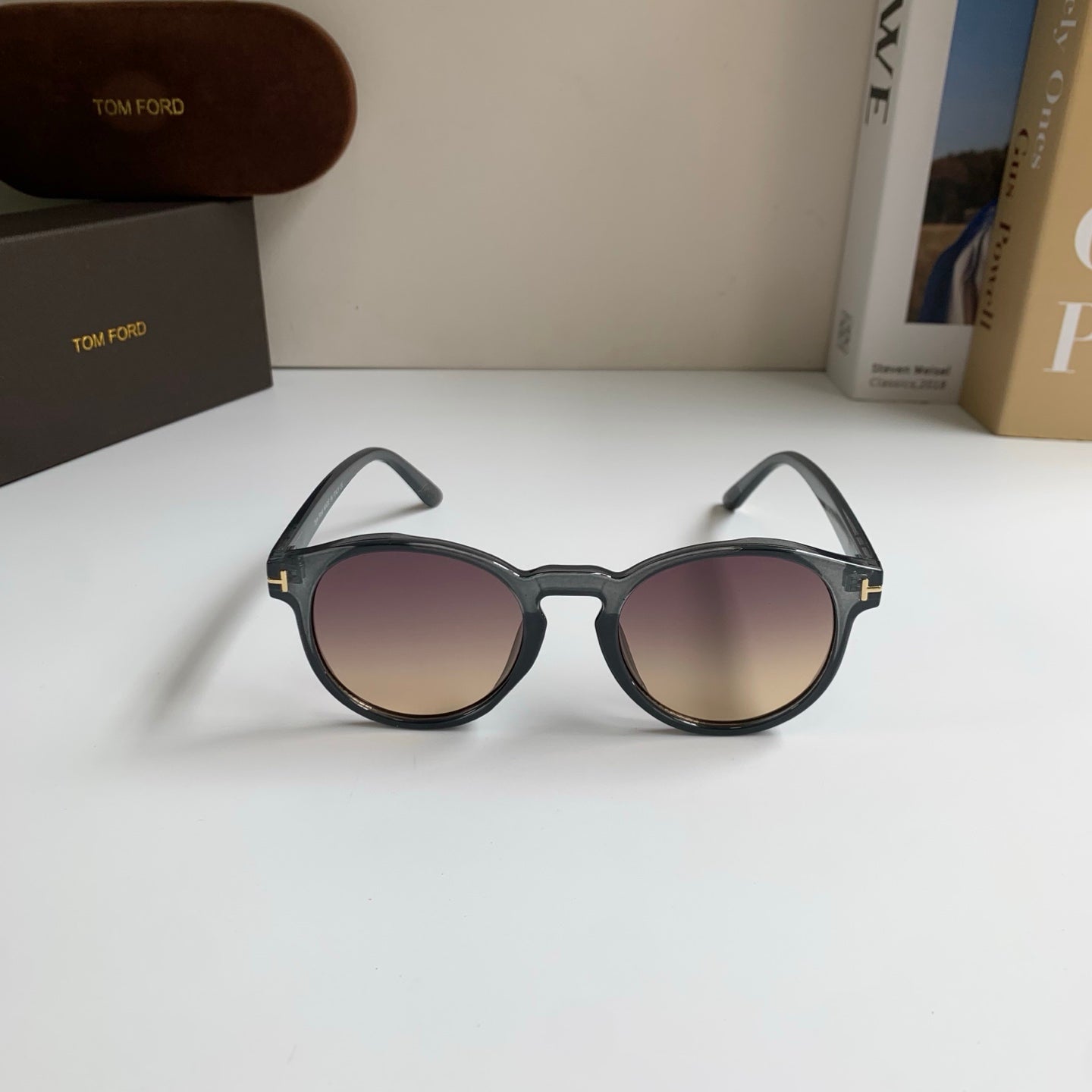 Tom Ford Fashion Silver Lens Sunglasses for Men & Women - 432884 - detail image 3