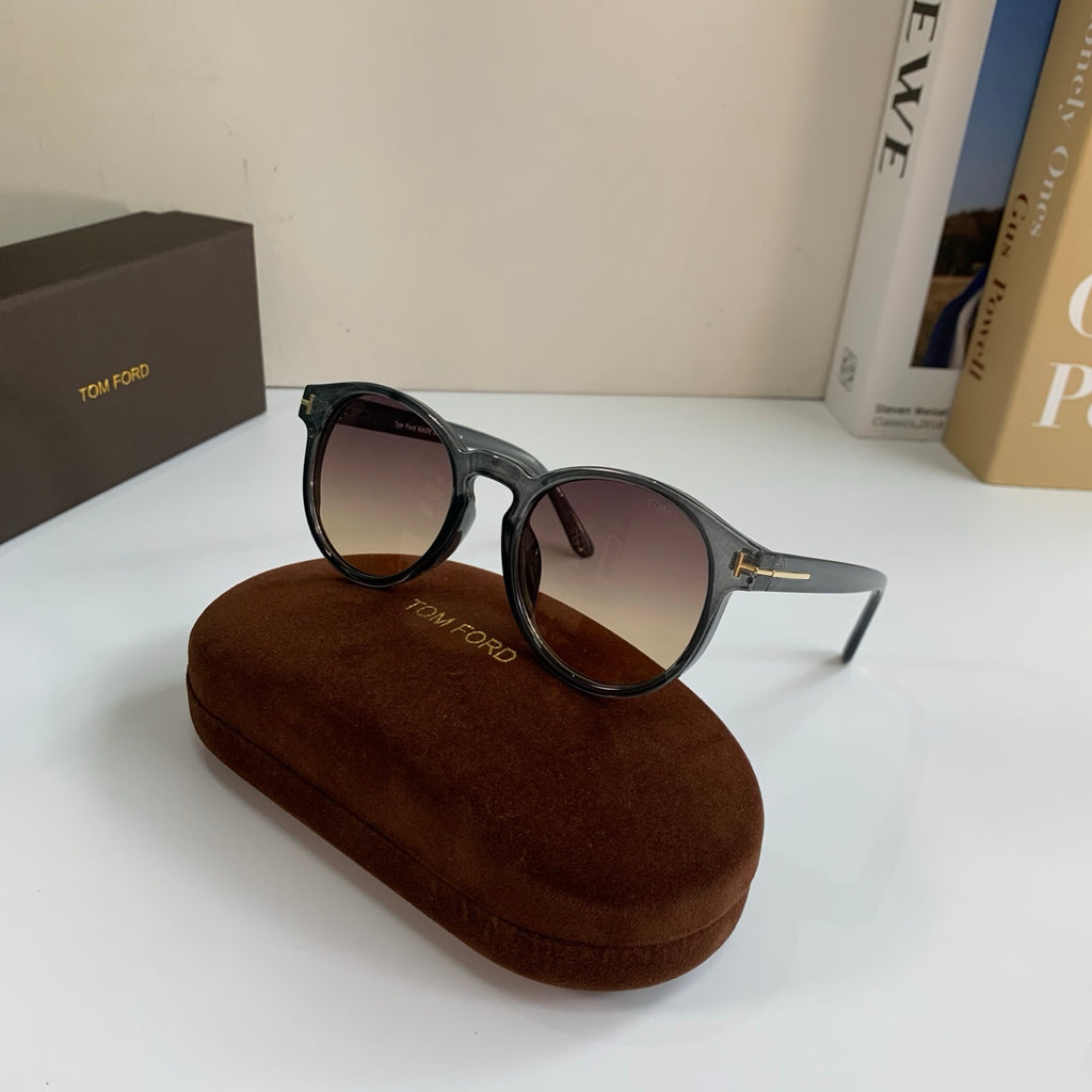 Tom Ford Fashion Silver Lens Sunglasses for Men & Women - 432884 - detail image 5
