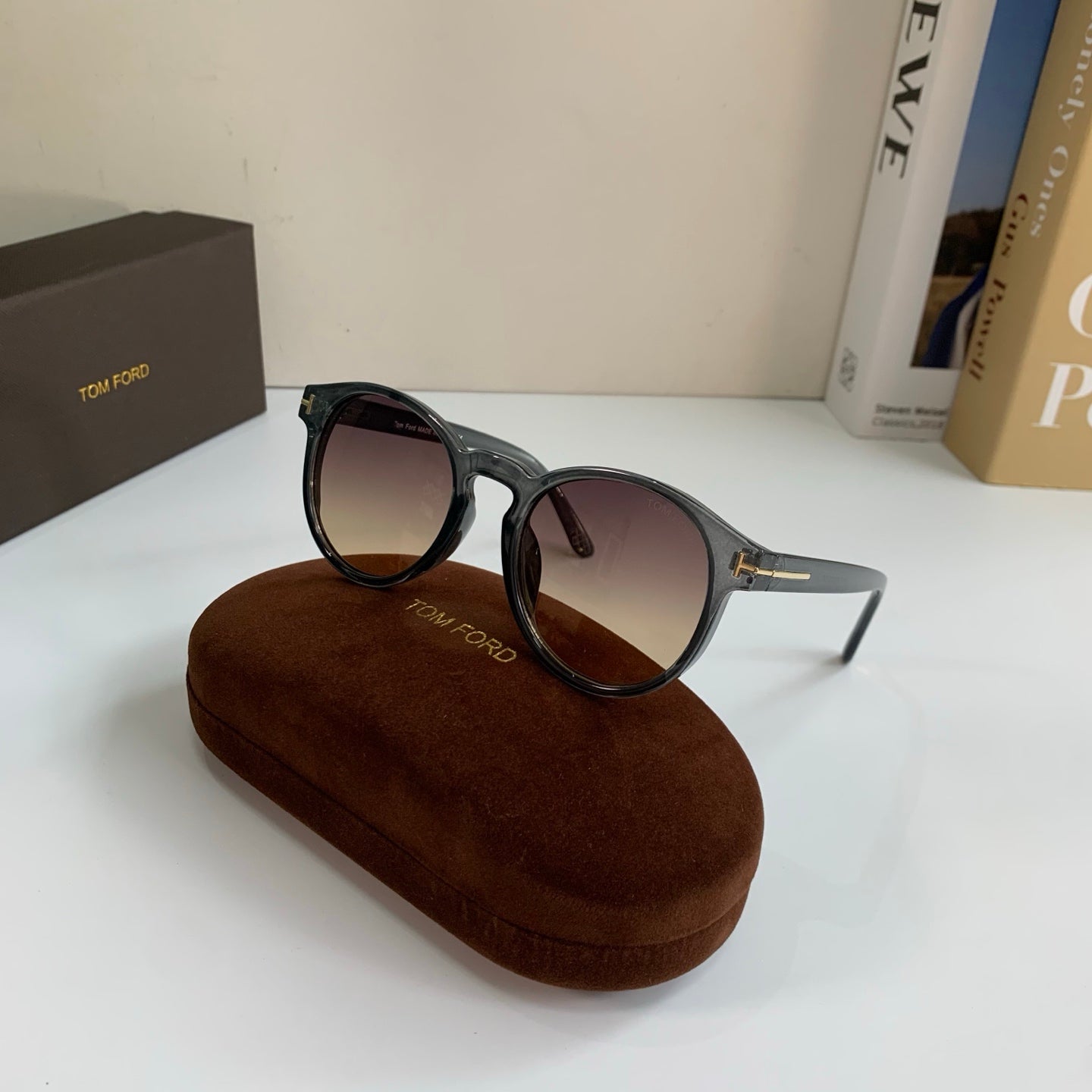 Tom Ford Fashion Silver Lens Sunglasses for Men & Women - 432884 - detail image 5