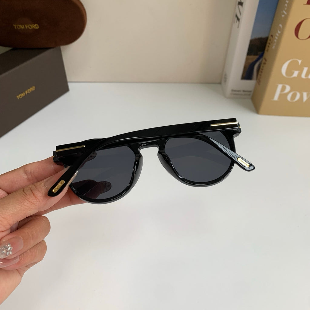 Tom Ford Fashion Black Lens Sunglasses for Men & Women - 432885 - detail image 9