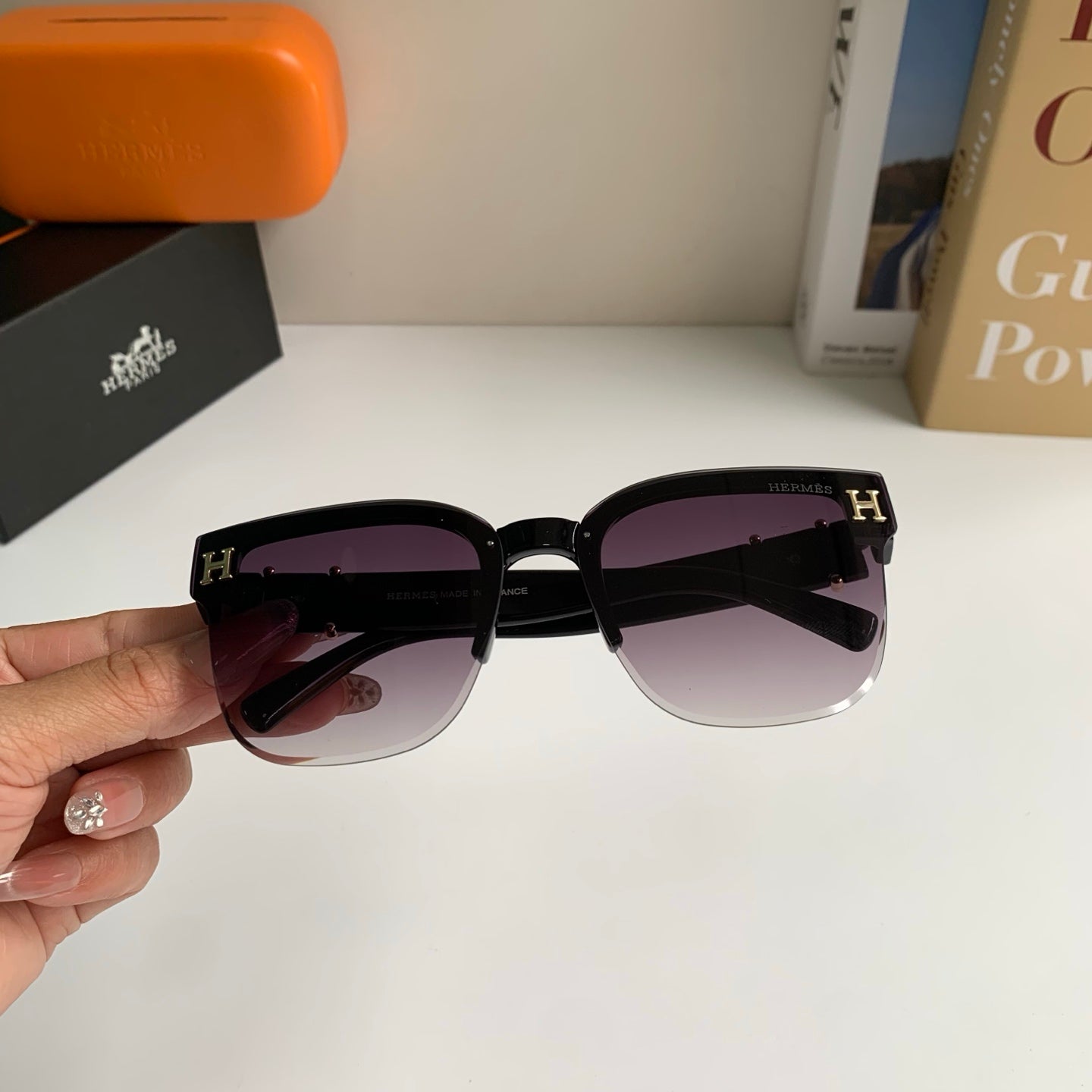 Hermès Square Black Lens Sunglasses for Men & Women - 488088 - detail image 3